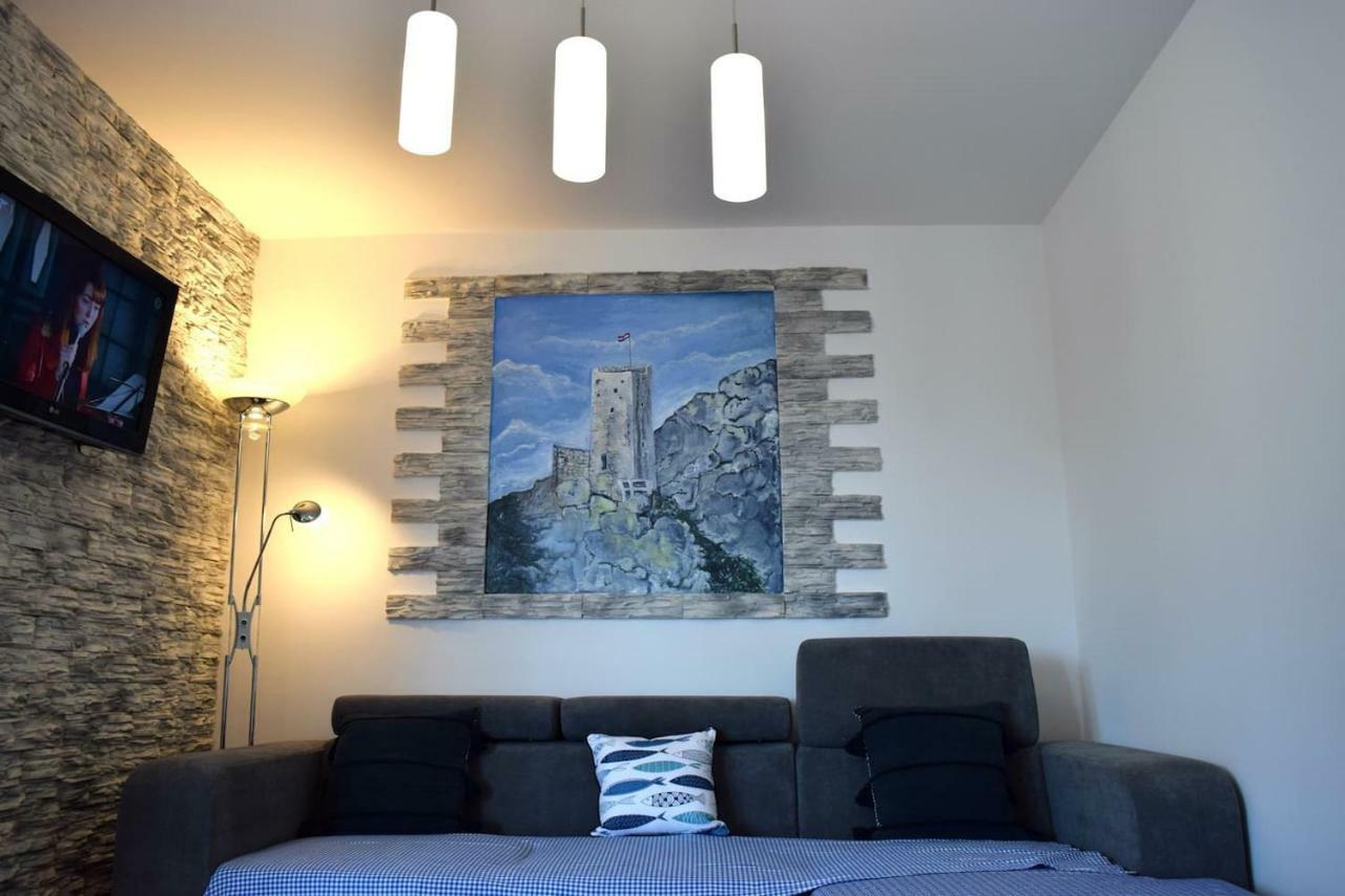 Newly Renovated Apartment "Marin" In The Center! 오미스 외부 사진