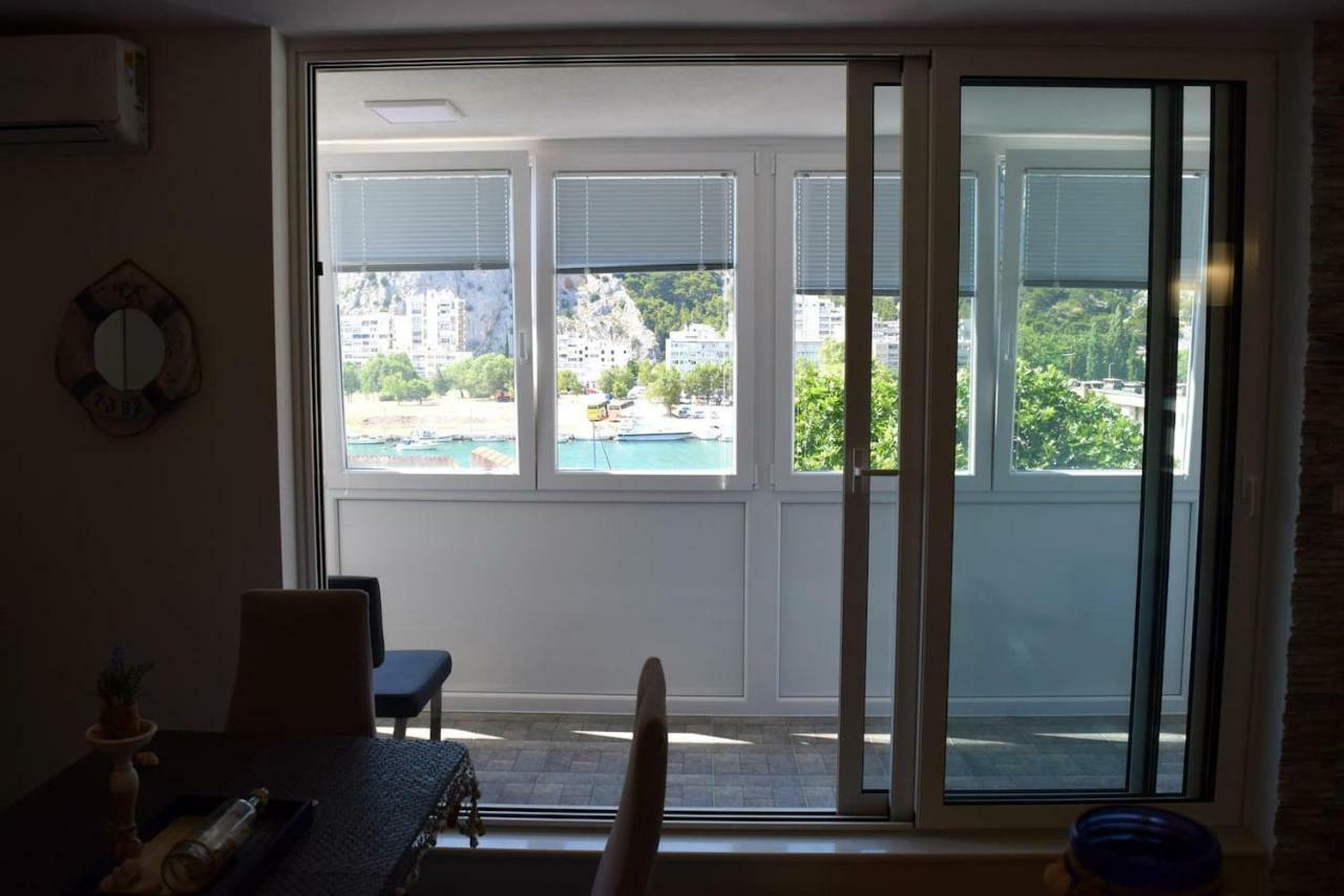Newly Renovated Apartment "Marin" In The Center! 오미스 외부 사진