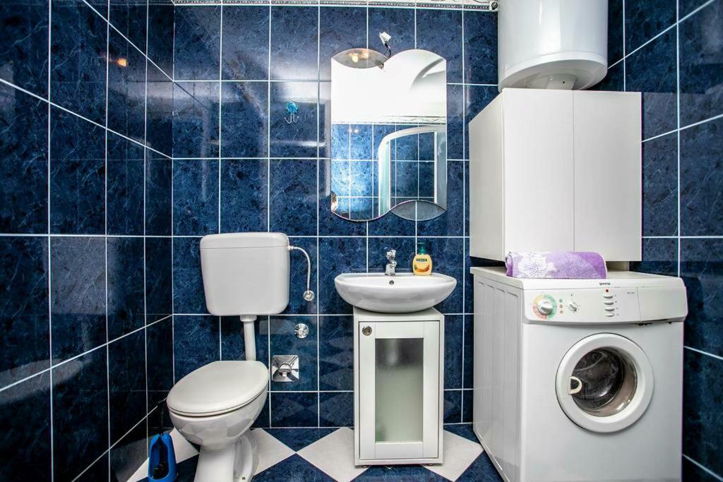 Newly Renovated Apartment "Marin" In The Center! 오미스 외부 사진