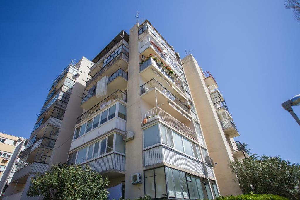 Newly Renovated Apartment "Marin" In The Center! 오미스 외부 사진