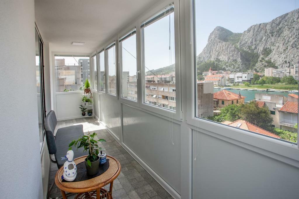 Newly Renovated Apartment "Marin" In The Center! 오미스 외부 사진